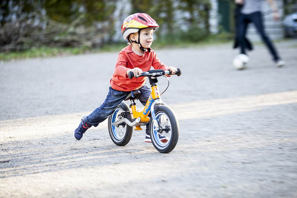 4 jähriges kind fahrrad fahren